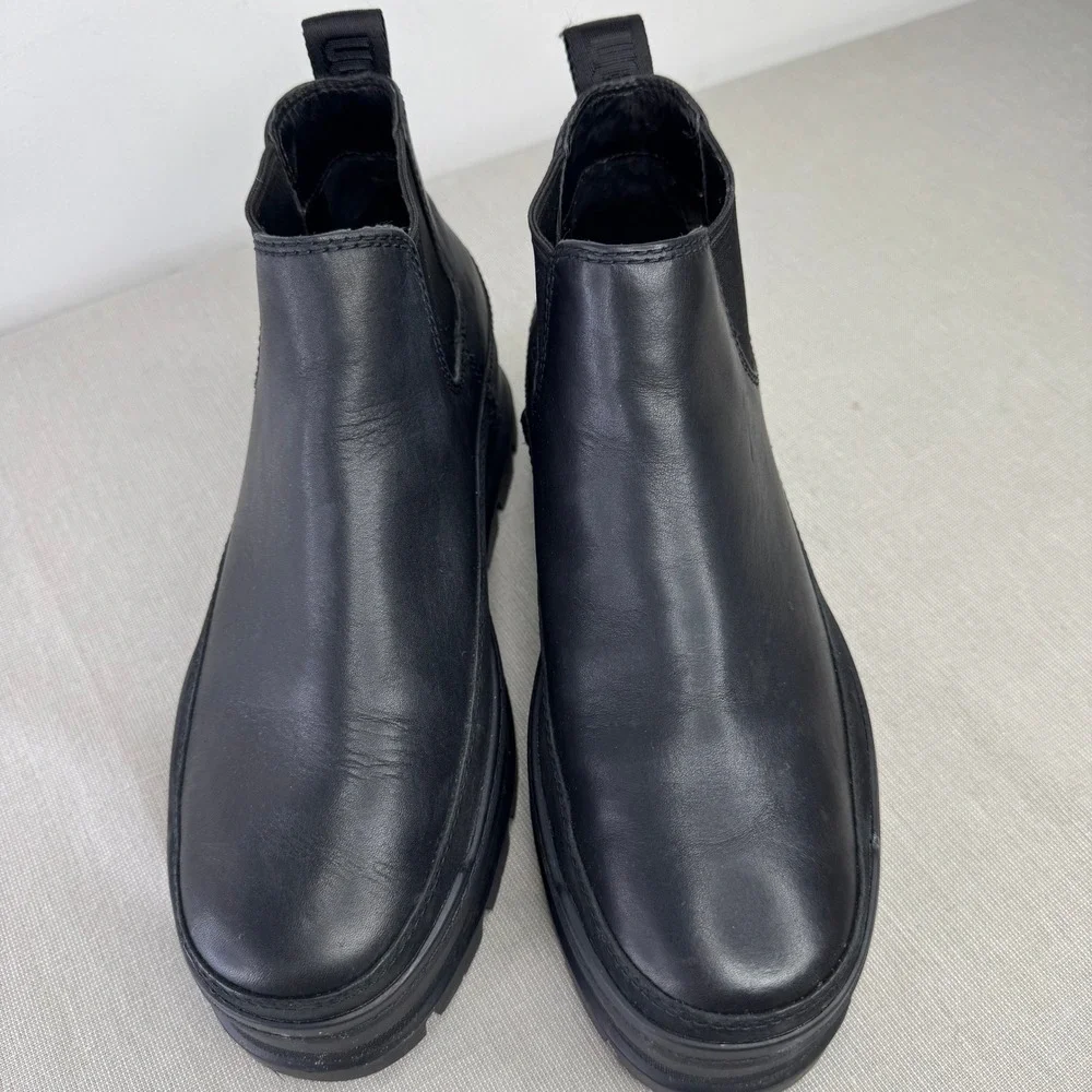 Ugg Merina Platform leather boots Size 9.5 womens‎